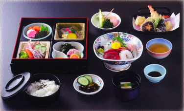 株式会社駕徳（かごとく）が堺市の通夜向けに提供する箱膳会席の膳並び