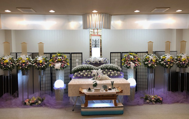 トワホールでの家族葬プランの祭壇写真